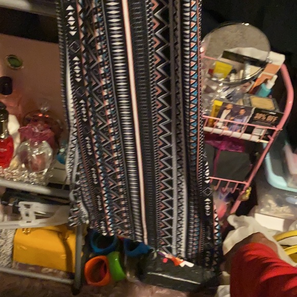 Super cute fashion nova Aztec pants - Picture 4 of 5